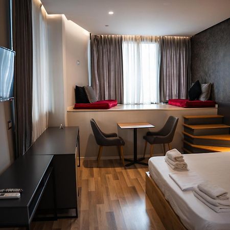 Center Boutique Hotel تيرانا المظهر الخارجي الصورة